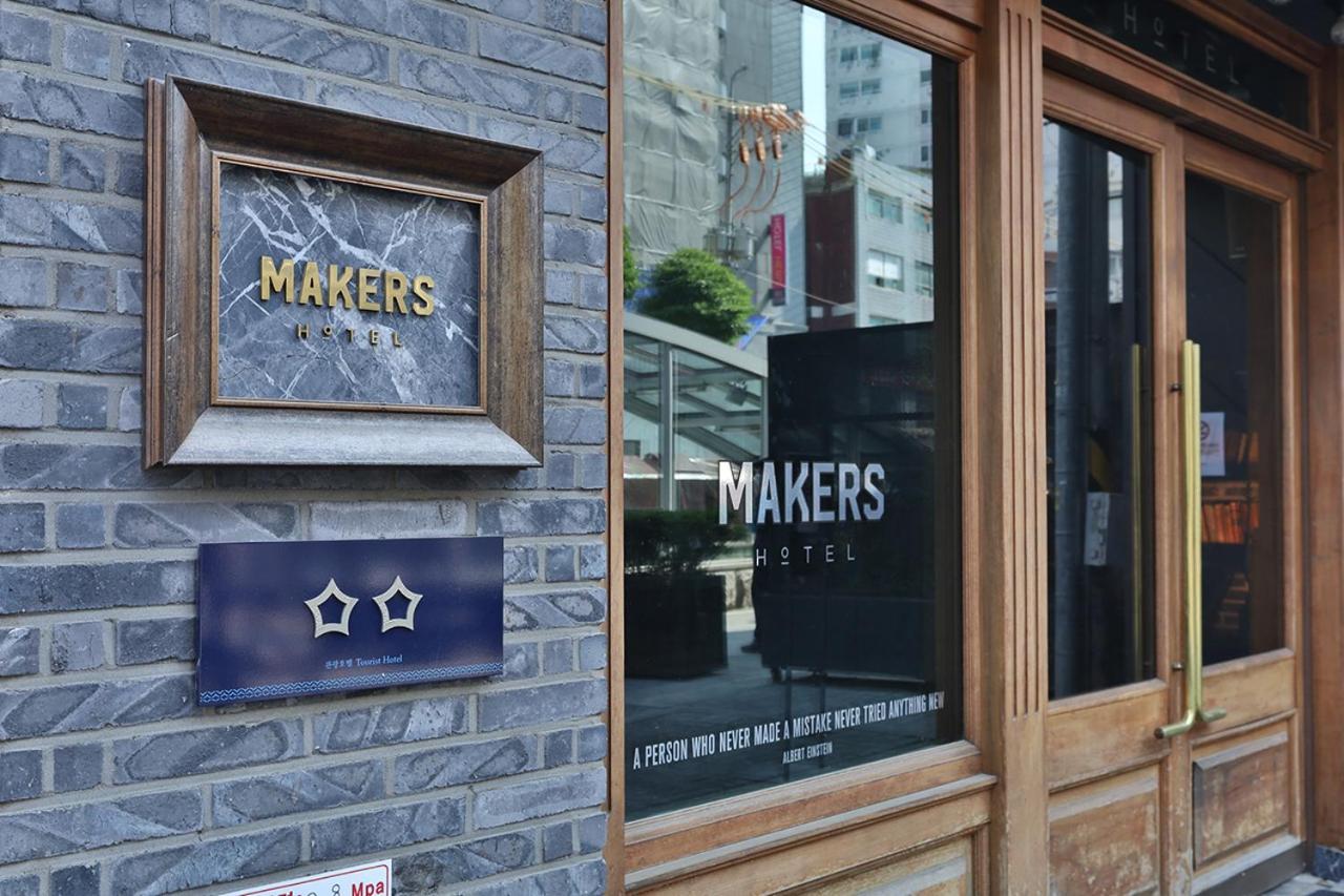 Jongro Makers X Pretty Hotel Seoul Exterior photo