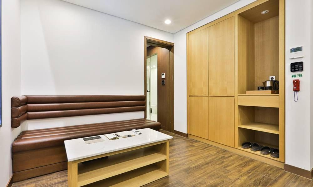 Jongro Makers X Pretty Hotel Seoul Exterior photo